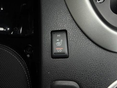 Used 2012 Nissan Rogue SV AWD/4WD image 29
