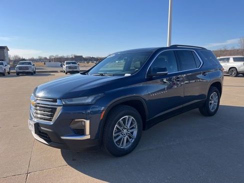 Used 2023 Chevrolet Traverse LT image 7