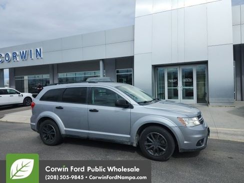 Used 2015 Dodge Journey SXT w/ Flexible Seating Group image 3