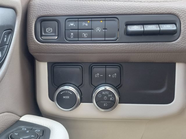 Used 2023 GMC Yukon Denali RWD image 29