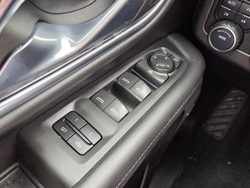 Used 2021 Chevrolet Tahoe Z71 image 24