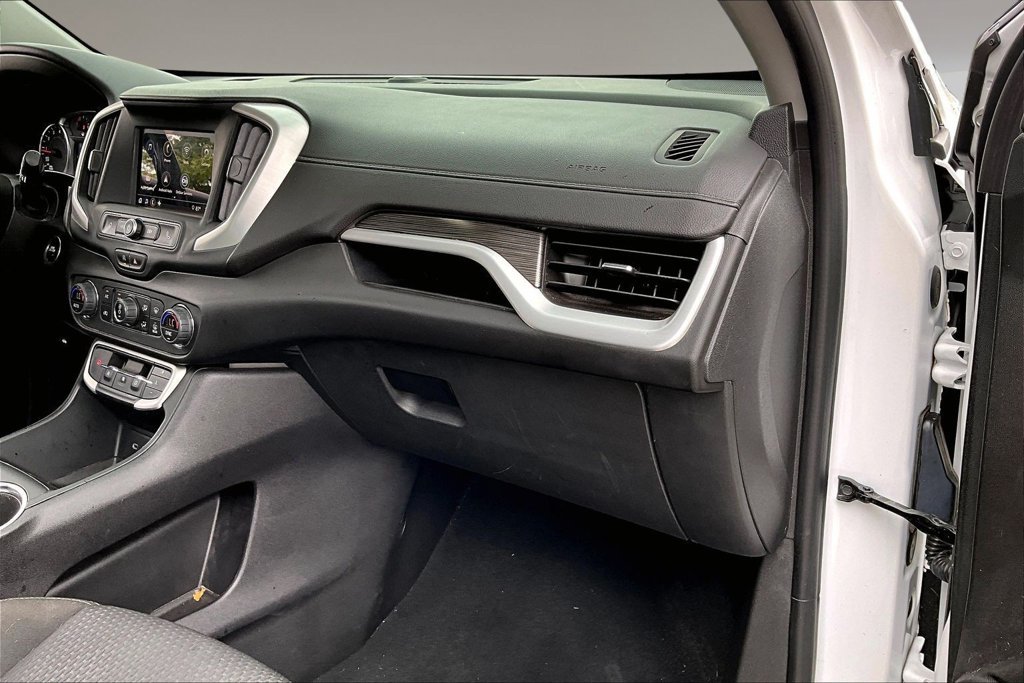 Used 2023 GMC Terrain SLE w/ Driver Convenience Package FWD image 16