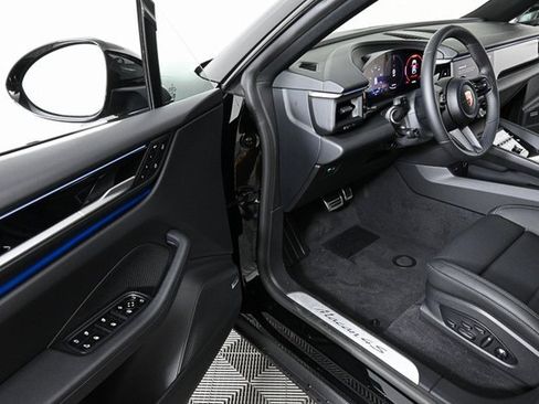 New 2025 Porsche Macan 4S Electric image 7