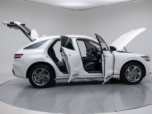 Used 2025 Genesis GV70 2.5T AWD/4WD image 15