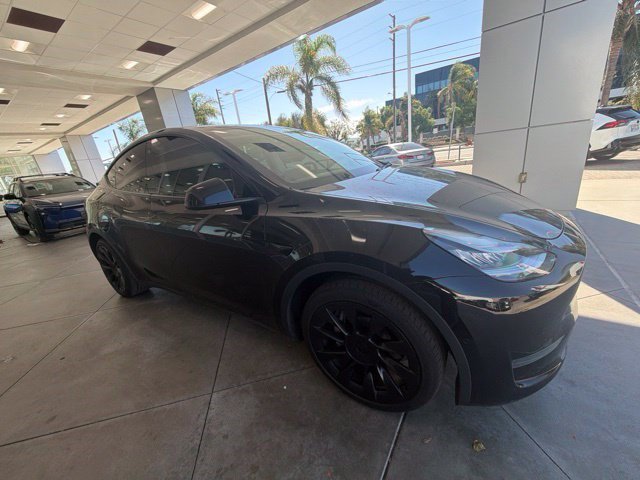 Used 2021 Tesla Model Y Long Range AWD/4WD image 5