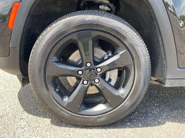 Used 2023 Jeep Grand Cherokee Altitude AWD/4WD image 22