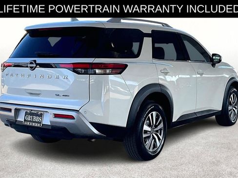 Used 2023 Nissan Pathfinder SL image 2