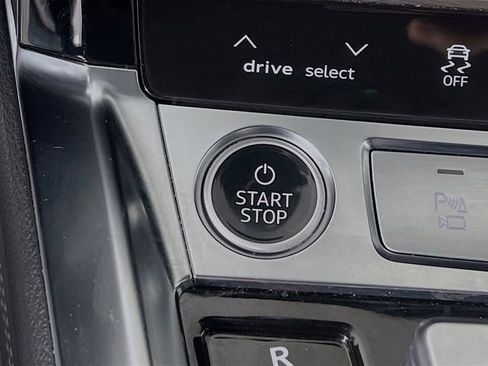 Used 2023 Audi e-tron Premium Plus w/ Premium Plus Package image 18