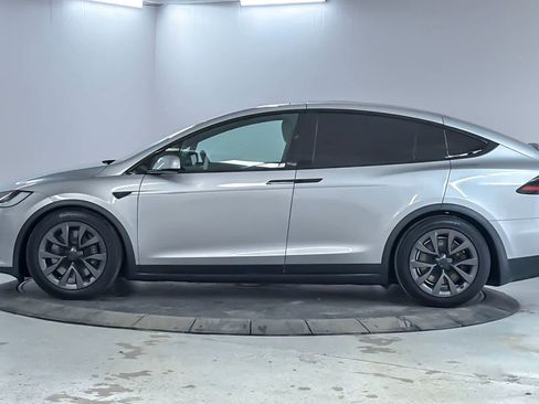 Used 2024 Tesla Model X image 5