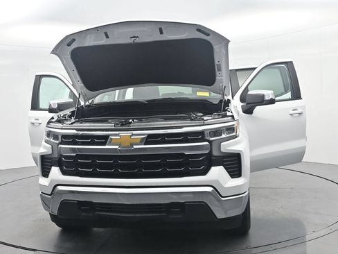 Used 2025 Chevrolet Silverado 1500 LT AWD/4WD image 42