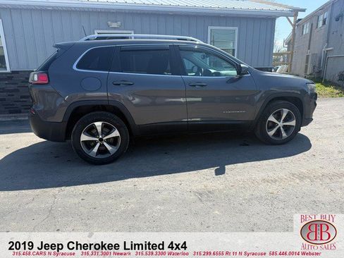 Used 2019 Jeep Cherokee Limited AWD/4WD image 8