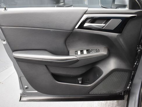 Used 2022 Mitsubishi Outlander SE image 9