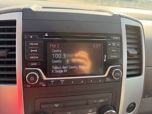 Used 2015 Nissan Frontier SV image 14