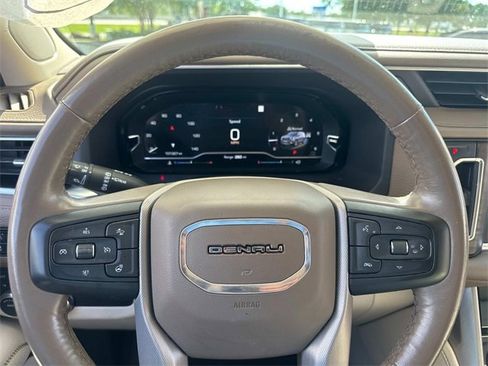 Used 2022 GMC Yukon XL Denali image 27
