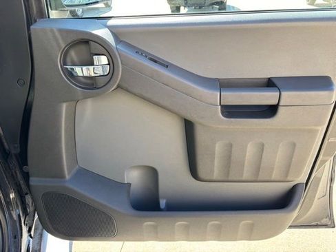 Used 2015 Nissan Xterra X image 17