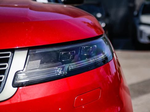 Used 2025 Land Rover Range Rover Sport image 7
