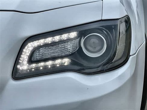 Used 2018 Chrysler 300 S image 24