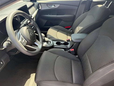 Used 2020 Kia Forte LXS FWD image 7