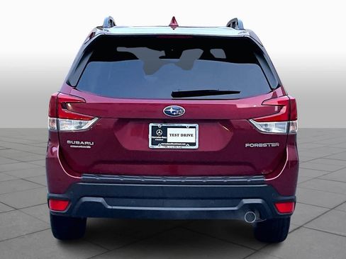 Used 2022 Subaru Forester Limited image 4