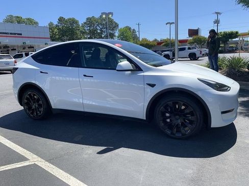 Used 2023 Tesla Model Y Long Range AWD/4WD image 9
