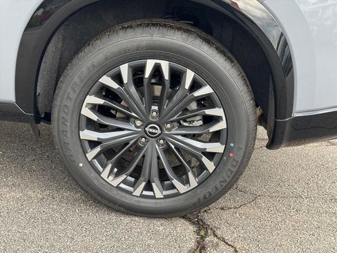 New 2026 Nissan Rogue Platinum AWD/4WD image 9