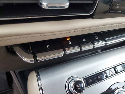 Certified 2023 Lincoln Aviator 2WD w/ Premium Package image 29