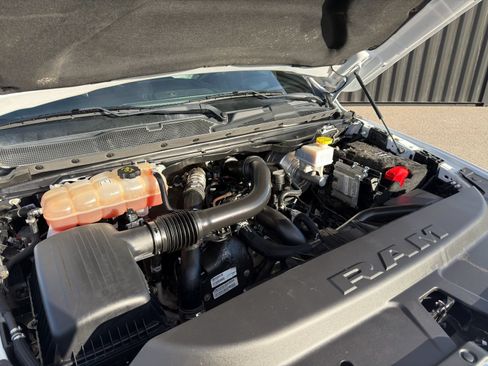 Used 2023 RAM 1500 Laramie AWD/4WD image 40