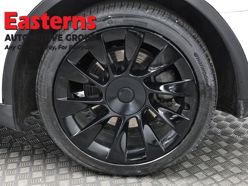 Used 2021 Tesla Model Y Long Range image 30