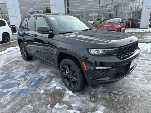 New 2025 Jeep Grand Cherokee Limited w/ Black Appearance Package AWD/4WD image 6