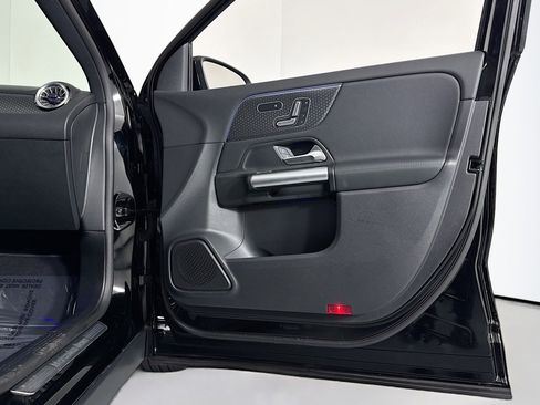 Certified 2025 Mercedes-Benz GLA 250 image 23