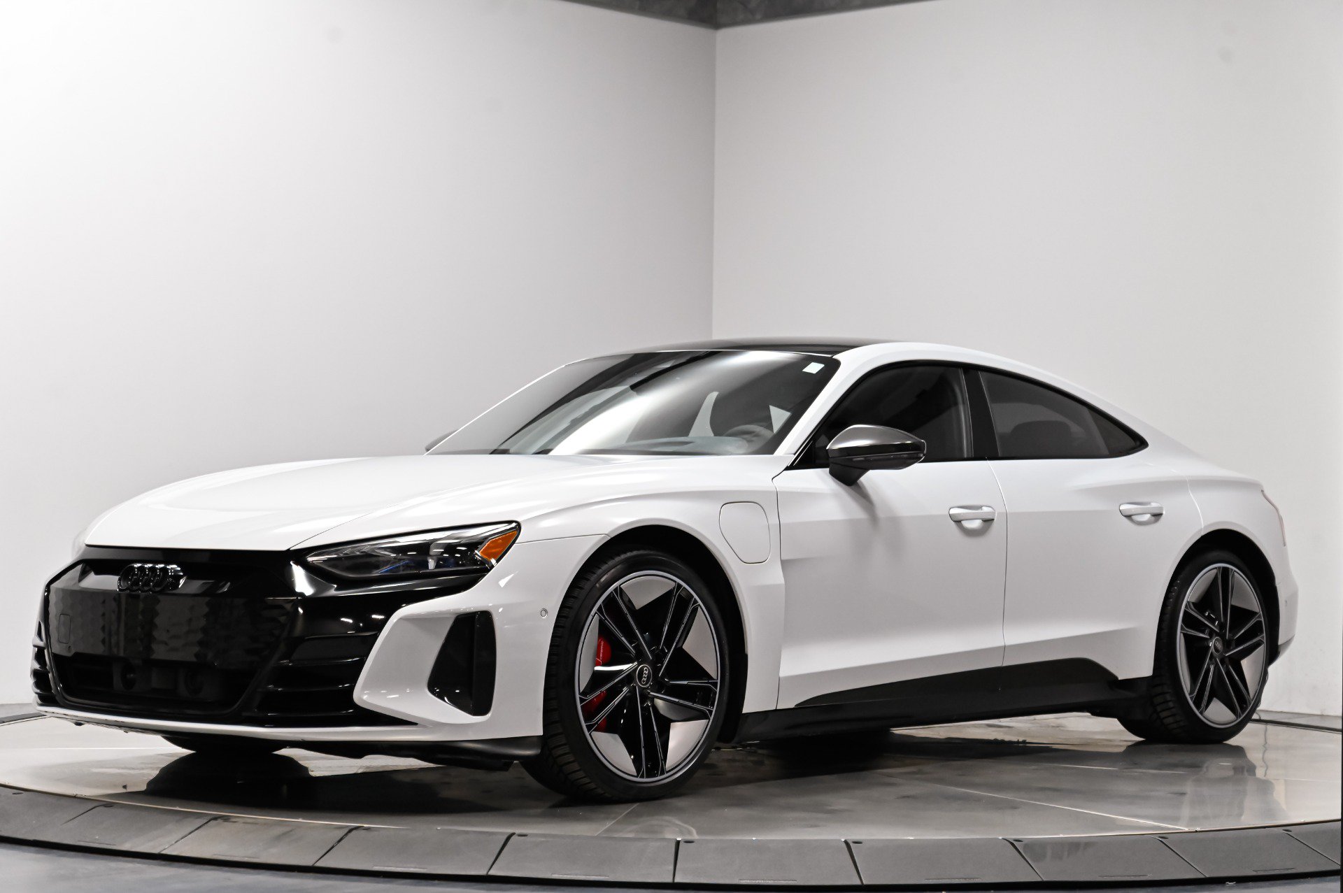 Used 2022 Audi RS e-tron GT w/ Year 1 Package AWD/4WD image 2