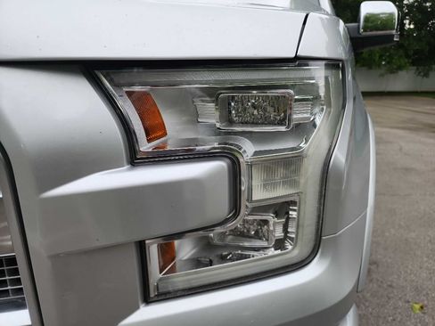 Used 2017 Ford F150 Platinum w/ Equipment Group 701A Luxury AWD/4WD image 5