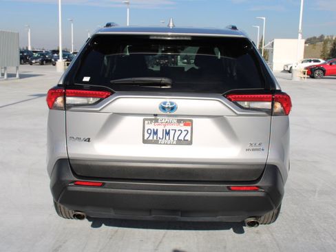 Used 2024 Toyota RAV4 XLE Premium image 4