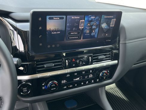 New 2026 Nissan Pathfinder Platinum FWD image 9