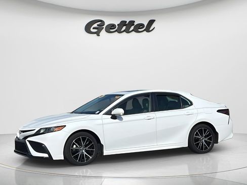 Used 2022 Toyota Camry SE w/ Convenience Package FWD image 1