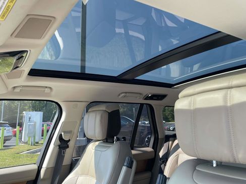Used 2021 Land Rover Range Rover Westminster Edition image 2