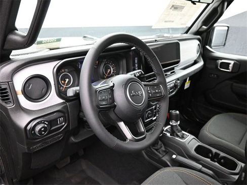 New 2025 Jeep Gladiator Sport image 11