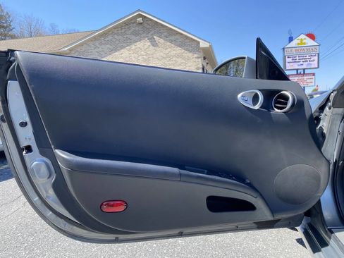 Used 2005 Nissan 350Z Touring image 17