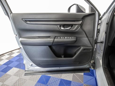 Used 2025 Honda CR-V LX image 13
