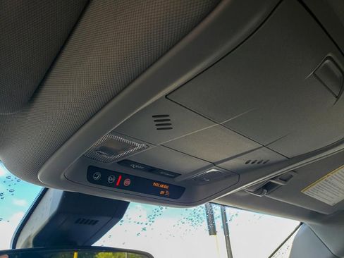 Used 2023 Chevrolet Equinox LT w/ Driver Convenience Package image 22