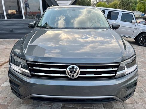 Used 2021 Volkswagen Tiguan SE w/ Panoramic Sunroof Package image 5
