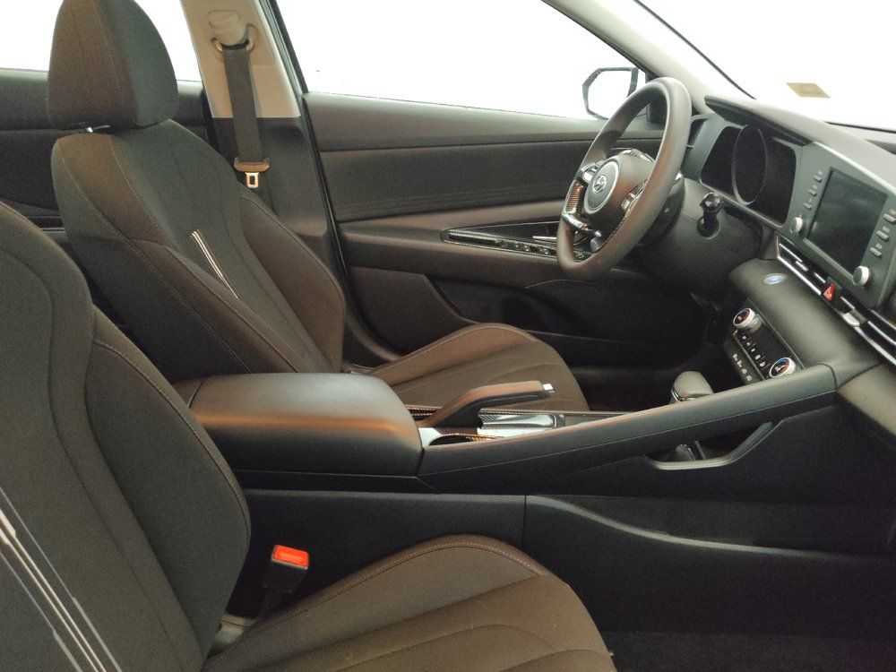 Used 2021 Hyundai Elantra SEL FWD image 21