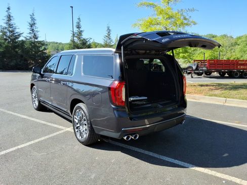 Certified 2023 GMC Yukon XL Denali Ultimate AWD/4WD image 16