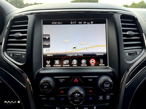 Used 2017 Jeep Grand Cherokee SRT image 24