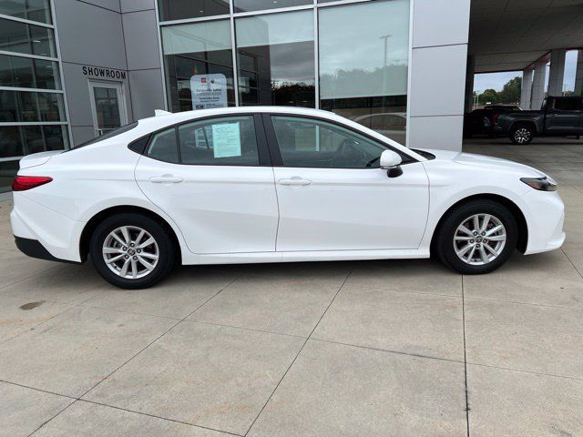 Used 2026 Toyota Camry LE FWD image 8