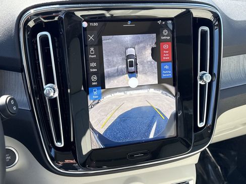 New 2026 Volvo XC40 B5 Plus w/ Protection Package Premier image 25