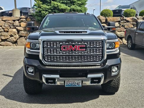Used 2019 GMC Sierra 3500 Denali w/ Duramax Plus Package AWD/4WD image 8