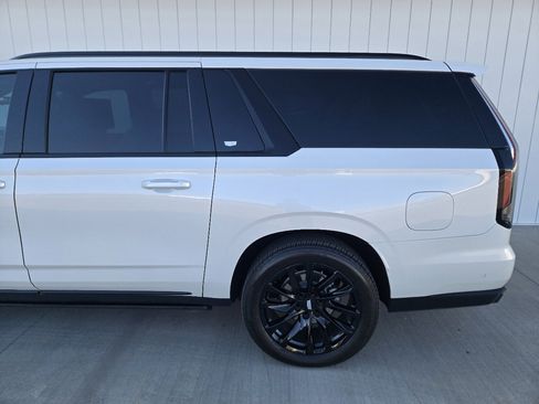 Used 2023 Cadillac Escalade ESV Sport Platinum w/ LPO, ONYX Package image 14