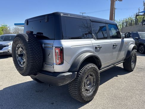 Used 2024 Ford Bronco Badlands image 3