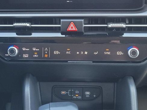 New 2026 Kia Sportage EX FWD image 17